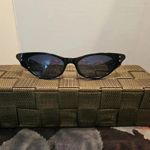 AJ Morgan | Retro Pinup Total Black Slim Cat Eye Sunglasses - NWOT - Picture 2 of 14